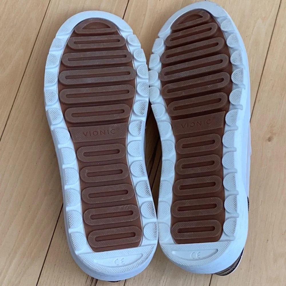 Vionic Dinora cream and black Croc or snakeskin Platform Slip On Sneaker